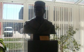 Busta Milana Rastislava Štefánika v Považskej Bystrici