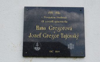 Pamätná tabuľa Hane Gregorovej a Jozefovi Gregorovi Tajovskému v Považskom Podhradí – Považská Bystrica