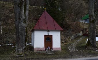 Kaplnka Sedembolestnej Panny Márie v osade Hrncovci – Papradno