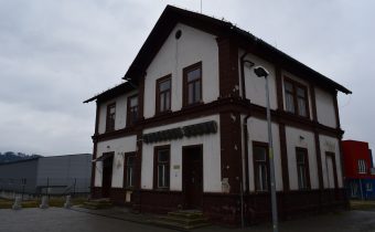 Budova železničnej stanice v Považskej Teplej – Považská Bystrica