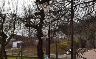 Kríž pri Čiernych hájoch v Považskej Bystrici