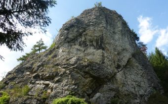 Moštenská skala v Dolnom Moštenci – Považská Bystrica
