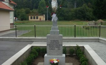 Kríž na pamiatku stavby železnice v Lúkach