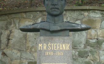 Busta Milana Rastislava Štefánika v Záriečí