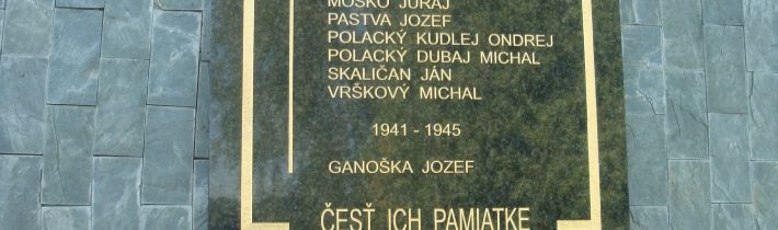 Pamätná tabuľa obetiam 1. a 2.svetovej vojny vo Visolajoch