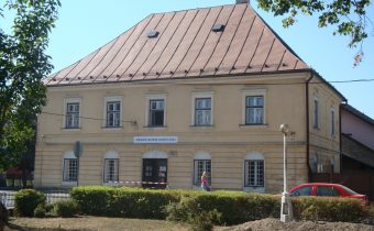 Budova fary v Beluši