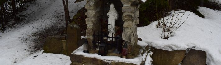 Kaplnka Panny Márie v lokalite Slavov – Papradno