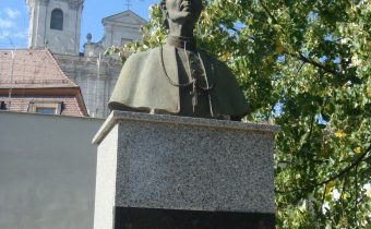 Busta Andreja Hlinku v Ilave