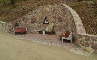 Kalvária a skalné sanktuárium na Butkove – Ladce