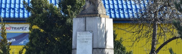 Pomník padlým a umučeným v SNP v Ladcoch