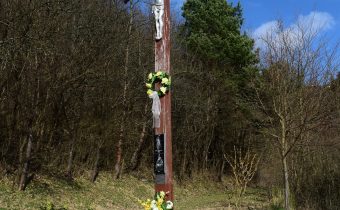 Kríž nad Dolným Milochovom – Považská Bystrica
