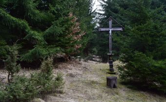 Kríž pri osade U Bašov – Papradno