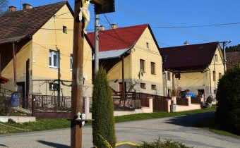 Kríž v Dolnom Milochove – Považská Bystrica