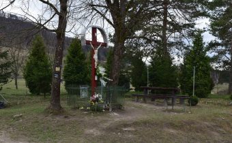 Kríž v sedle Hradište – Udiča