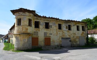 Kúria Dubnických v Beckove