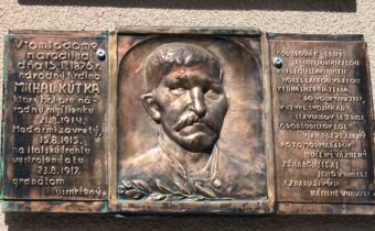 Pamätná tabuľa Michalovi Kútkovi v Polianke