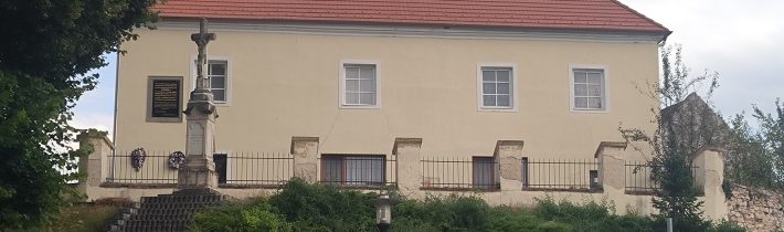 Budova fary v Čachticiach