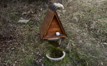 Studnička nad Manínskou tiesňavou – Záskalie