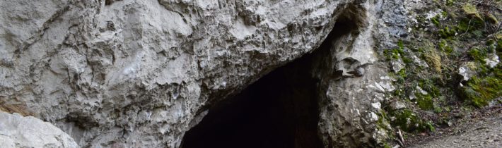 Jaskyňa pod Černokňažníkom – Považská Teplá