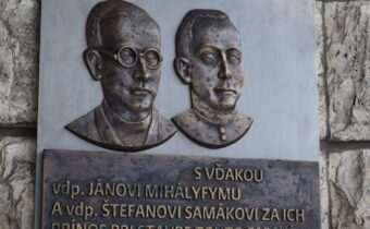 Pamätná tabuľa na kostole v Bolešove