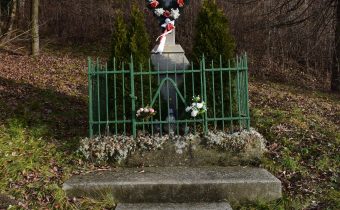 Kríž pod cintorínom v Hornej Porube