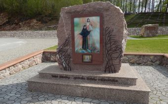 Pamätník svätej sestry Faustíny v Ladcoch