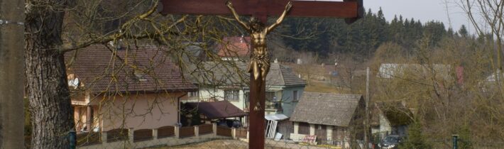 Kríž v osade Cingelov Laz v Dolnom Moštenci – Považská Bystrica