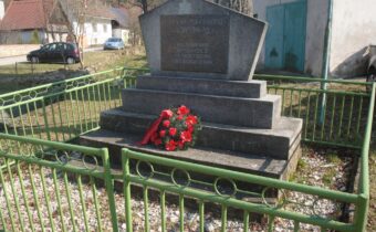 Pamätník SNP v Uhrovskom Podhradí