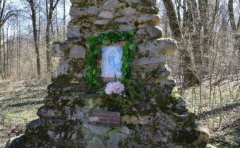 Pamätník lesníkom v Zlatníkoch