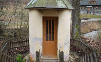 Kaplnka v lokalite Podjedličná – Košecké Podhradie