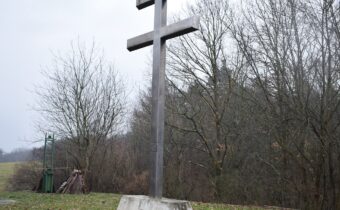 Kríž na Skalke v Ladcoch
